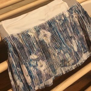 Lululemon size 4 skirt with pleats
